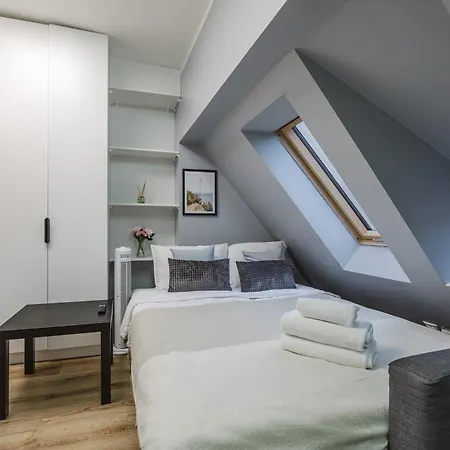 Apartment Wilda Chic Grey By Bookinghost Poznan